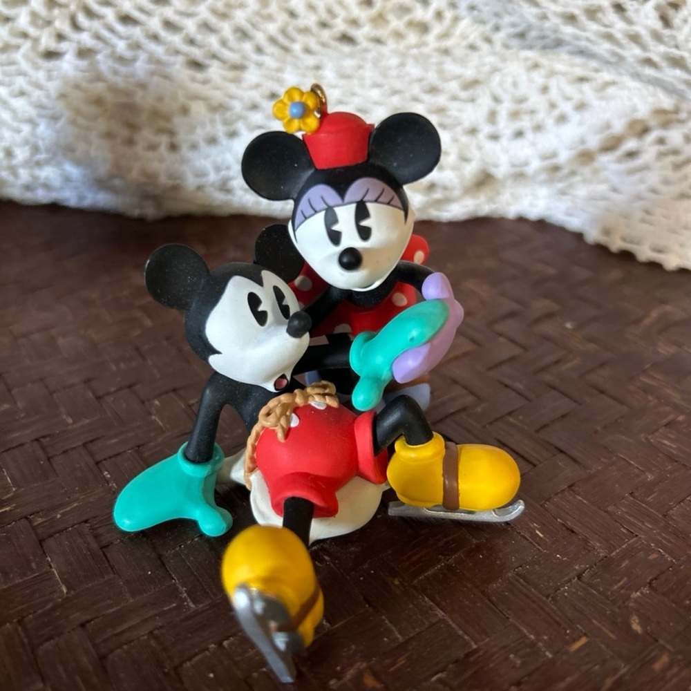 Vintage Hallmark Mickey and Minnie Mouse Christmas tree ornament 1997